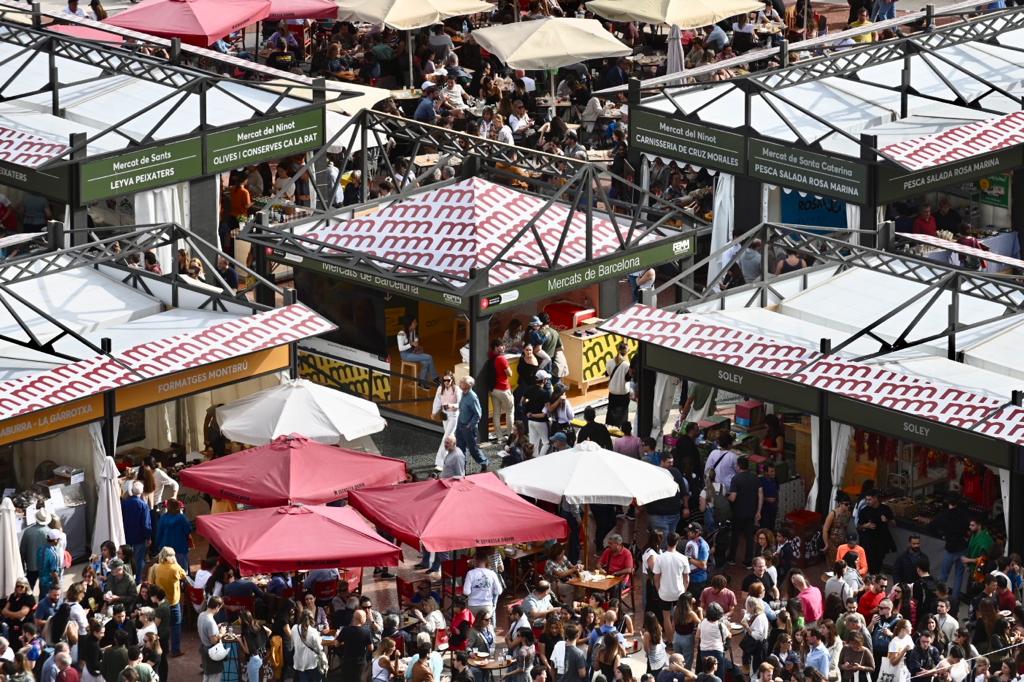 Barcelona celebra la festa dels mercats con éxito rotundo