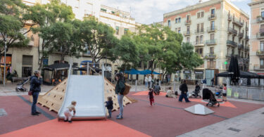 Una plaza para todos nueva área de juegos inclusiva en la Vila de Gràcia