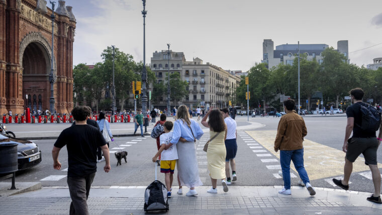 La población de Barcelona se estabiliza en 1,7 millones de personas