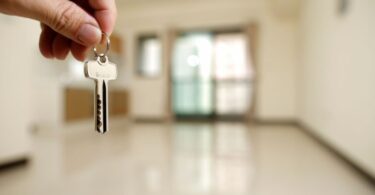 Barcelona exige el compromiso de Airbnb