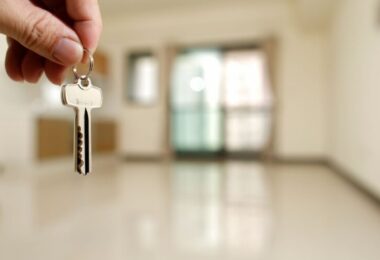Barcelona exige el compromiso de Airbnb