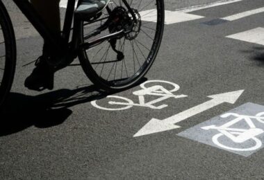 Adjudicación de la conexión ciclista entre Esplugues y Barcelona por la avenida Diagonal