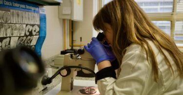 Investigación en salud femenina para reducir la brecha de género